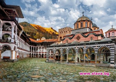  Рилският манастир, в който всеки може да нощува на едно от най-магнетичните места в света