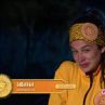 Участничка раздава подаръци в Игри на волята