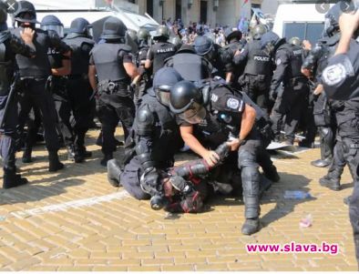 НСО прикрива МВР за полицейското насилие на протестите