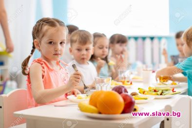 Как да научим децата да хапват полезно, без да ги принуждаваме