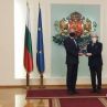 Румен Радев удостои с Почетния знак на президента Хосе Карерас