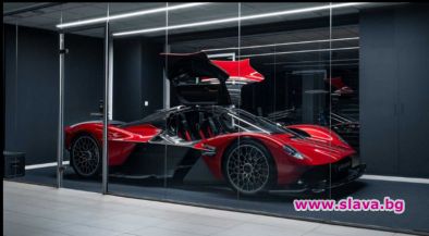Aston Martin Valkyrie в Норвегия изглежда зашеметяващо в цвят Supernova Red