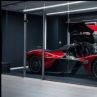 Aston Martin Valkyrie в Норвегия изглежда зашеметяващо в цвят Supernova Red