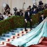 На червения килим на Met Gala 2022