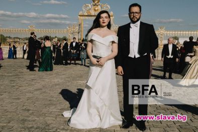 Внукът на Царя на кралски бал с инфлуенсърка
