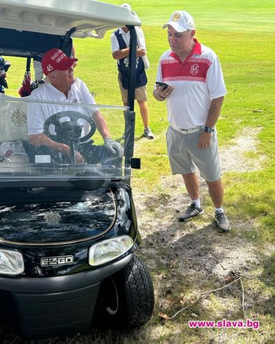 Стоичков с Тръмп на голф 