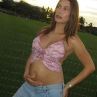 Жената на Джъстин Бийбър показа бременно коремче: Фото на деня