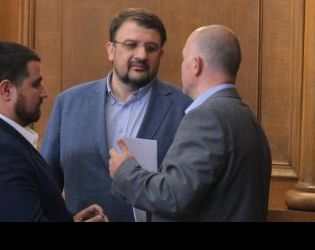 Миро Ленин, Настимир и кои други "звезди" отпадат от парламента