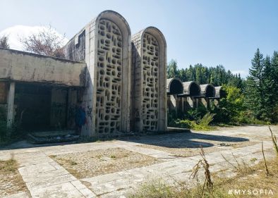 Виж дома на Т.Живков в развалини(ФОТОГАЛЕРИЯ) 