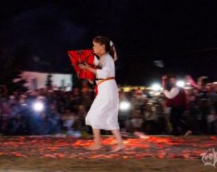 Нестинарските танци в Българи: Фото на нощта