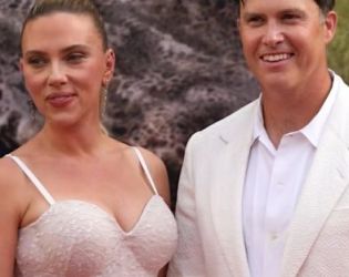 Скарлет с подкрепа от любимия на премиерата на новия Джурасик свят