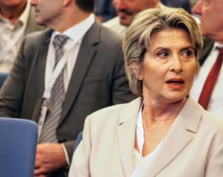 Лечева, която изпусна срока да се кандидатира, застрашава спортистите, като заобикаля българския зак