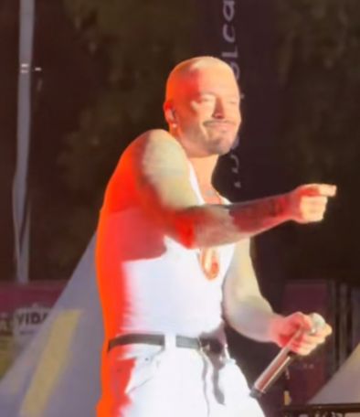 J Balvin взриви София