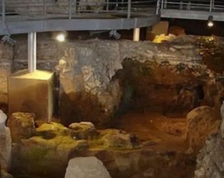 Тази пещера пренаписва историята на човешката архитектура — с 130 000 години назад