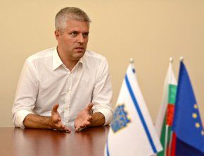 Бащината фирма на варненския кмет осъдена за 400 000 лв. за имот, Коцев бави изпълнението