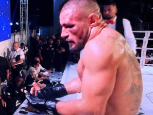 Георги Валентинов отхапа ухото на Митко Илиев Георги Валентинов отхапа ухото на Митко Илиев