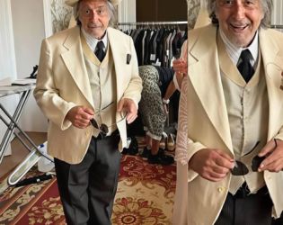Ал Пачино на 85 години в костюм за новия си филм: СНИМКА НА ДЕНЯ 