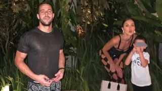 Алекс Богданска платила почивката на Мартин – използва ли я певецът като банкомат?