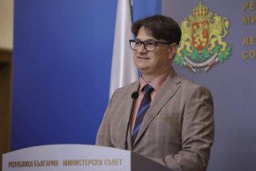 Още 34М лв. за театрите: Министърът на културата