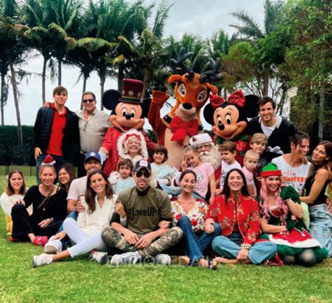 Невиждана семейна снимка на Енрике Иглесиас