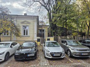 Детска градина ли, кмете? Синият лъв остана без градина и ще си бъде кръчма