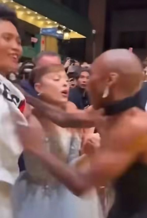 Ариана Гранде бе нападната от посетител на премиерата на „Wicked: For Good“