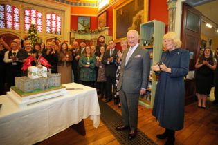 Крал Чарлз отпразнува 77-ия си рожден ден в историческия замък