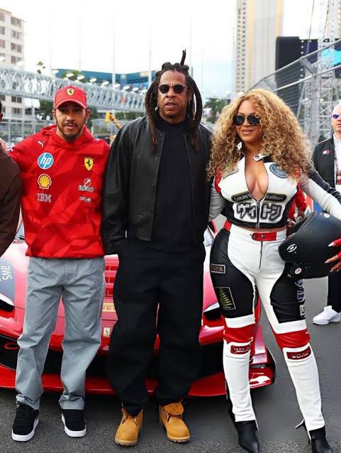 Бионсе на F1 в Лас Вегас с впечатляващ състезателен тоалет