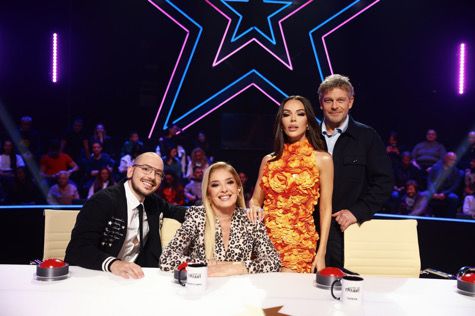 Дванайсет емоционални изпълнения влязоха в зрелищна битка на живо за място на финала