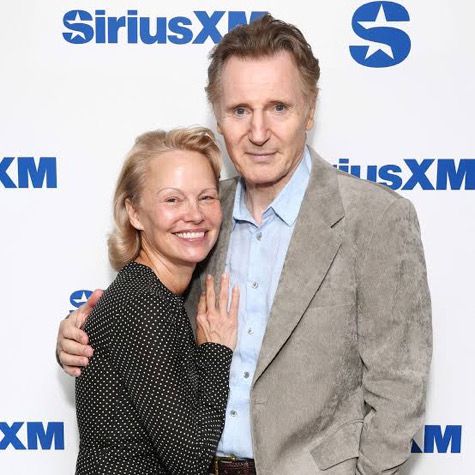 Памела Андерсън сподели, че с Лиъм Нийсън са по-добре като приятели