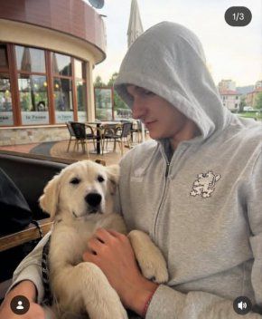 Волей-звездата Алекс Николов отпочива с кучето си: ФОТО НА ДЕНЯ