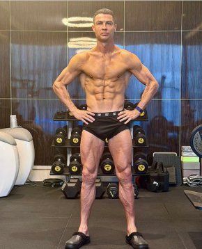 Как Роналдо изглежда така на 40: строг режим на сън и до 4 часа тренировки дневно