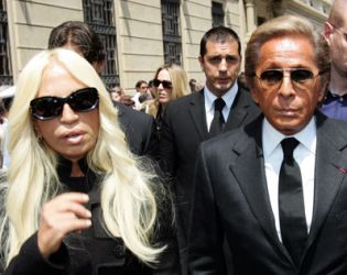 Италия загуби една легенда: Донатела Версаче