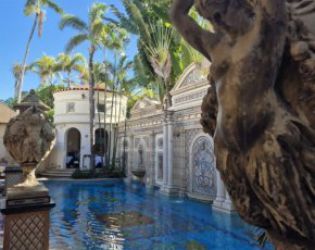 ДА! Versace: Добре дошли в къщата на гения в Маями с нас ГАЛЕРИЯ