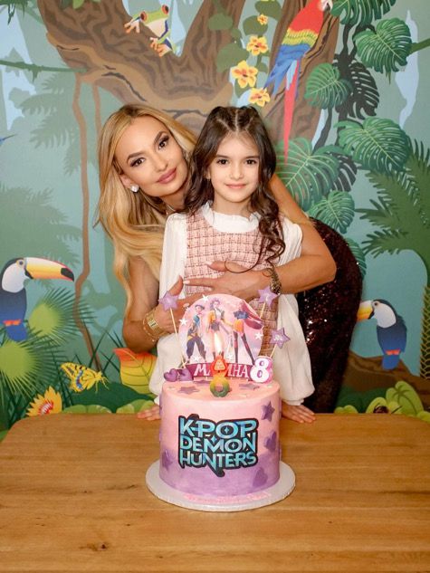 Малина си показа внучката: ФОТО НА ДЕНЯ