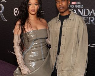 Риана подкрепи любимия си A$AP Rocky за успеха на новия му албум