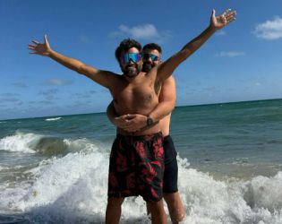 Азис споделя снимки след сватбата от медения месец (ГАЛЕРИЯ)