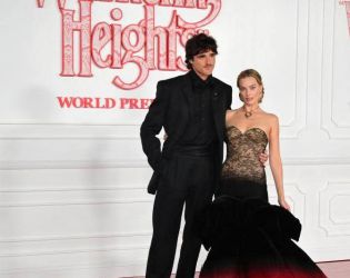 Голямото събитие снощи в Лос Анджелис беше световната премиера на "Брулени хълмове"