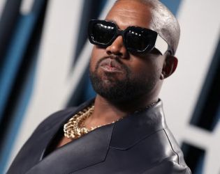 Кание Уест се извини с платено писмо в Wall Street Journal