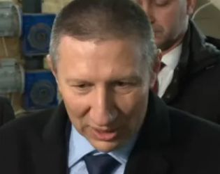 По-фрапиращ от Туин Пийкс е Петрохан: Сарафов