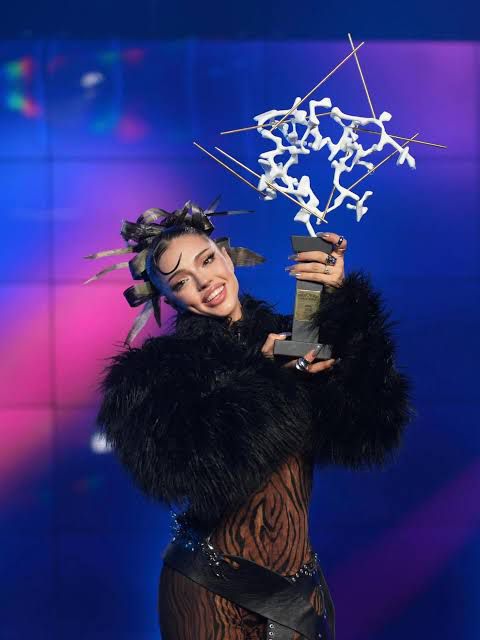 Дара заложи на румънски композитори за Евровизия