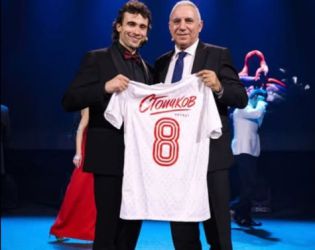 Кристо Стоичков влиза в ролята на Христо Стоичков на големия екран