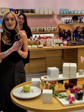 Парфюми от ориз, ягоди и мрамор с Дара Екимова и Искрата