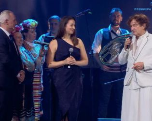 Горан Брегович с пола на рождения ден на Христо Стоичков