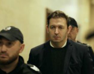 Връщат "Иван 6% от поръчките в София" или 73-г. негов кадър за младежката европрограма на МОН?