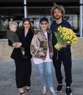 Пугачова подкара златен бастун