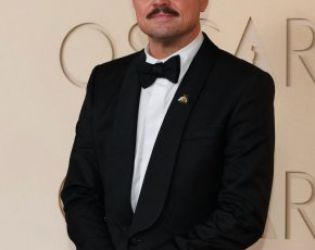 Защо Лео дойде с мустак на Оскарите?