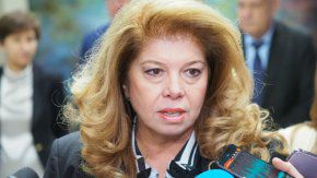 Разочарована съм от срещата в Брюксел: Йотова