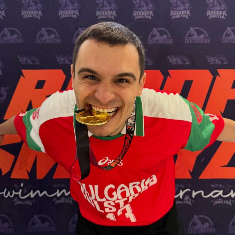 Юлиан Костов се пусна на плуване за ветерани