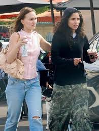 Дъщерята на Джони Деп блести от щастие с новата си любов